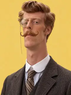 Personagem de IA na estética da trend: monóculo cacheado